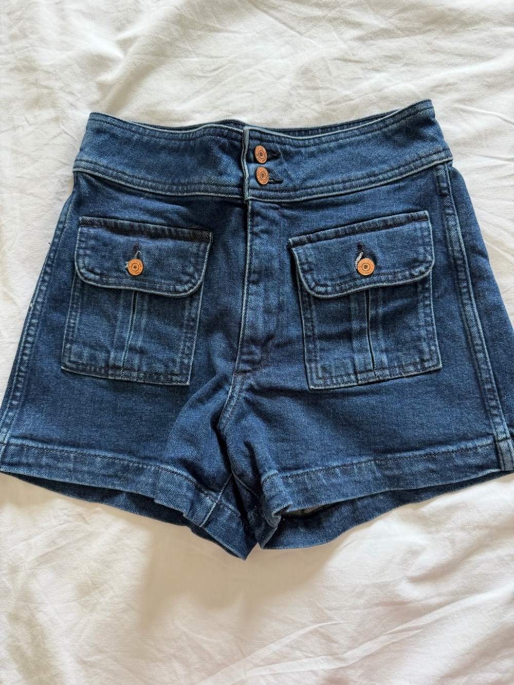 GAP 4’’ high rise stride short